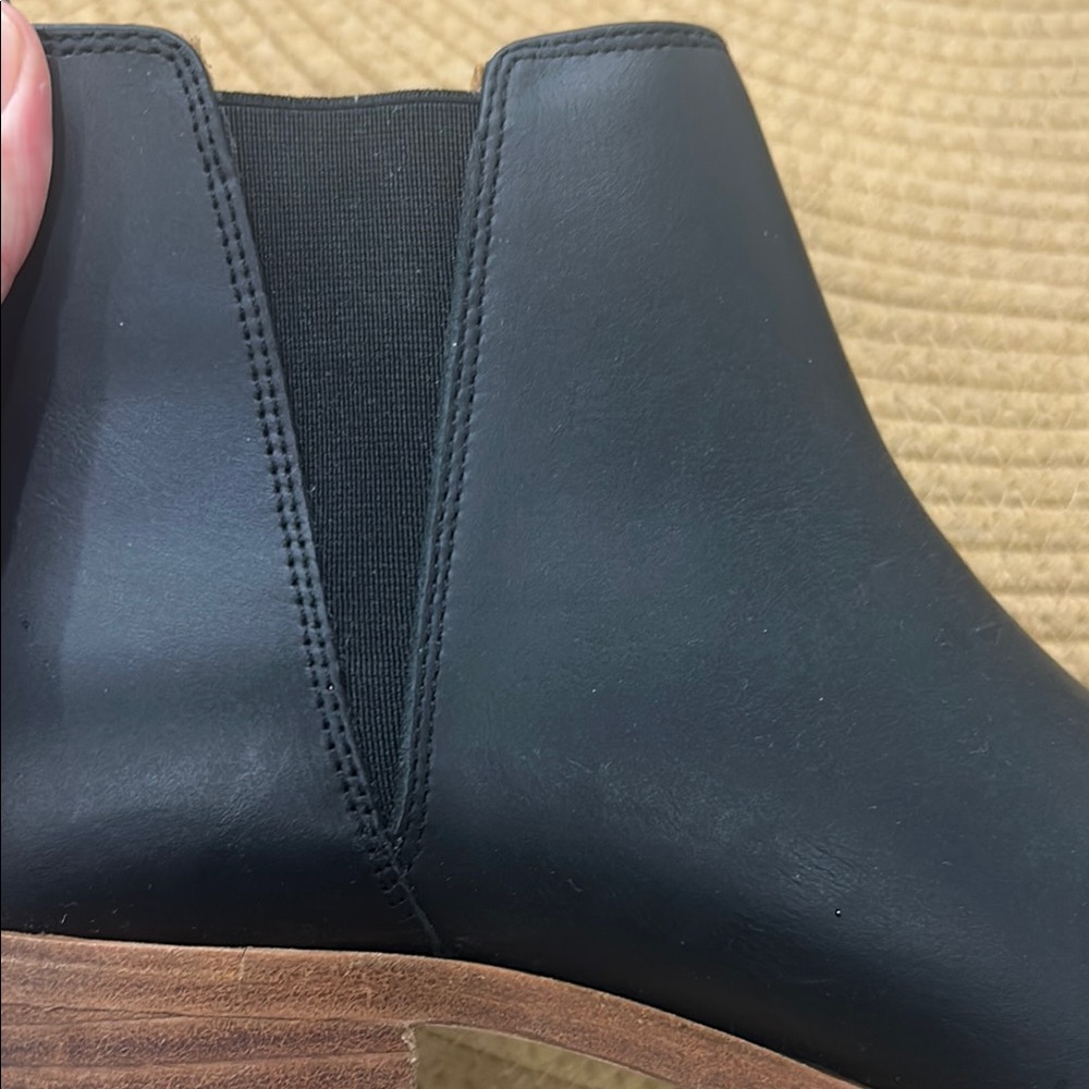 Nisolo Everyday Chelsea Boot - Picture 12 of 15